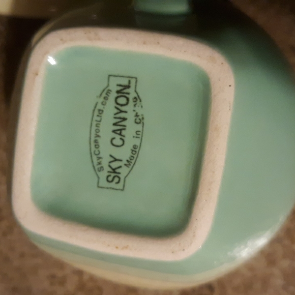 Sky Canyon cup & saucer - Picture 4 of 6